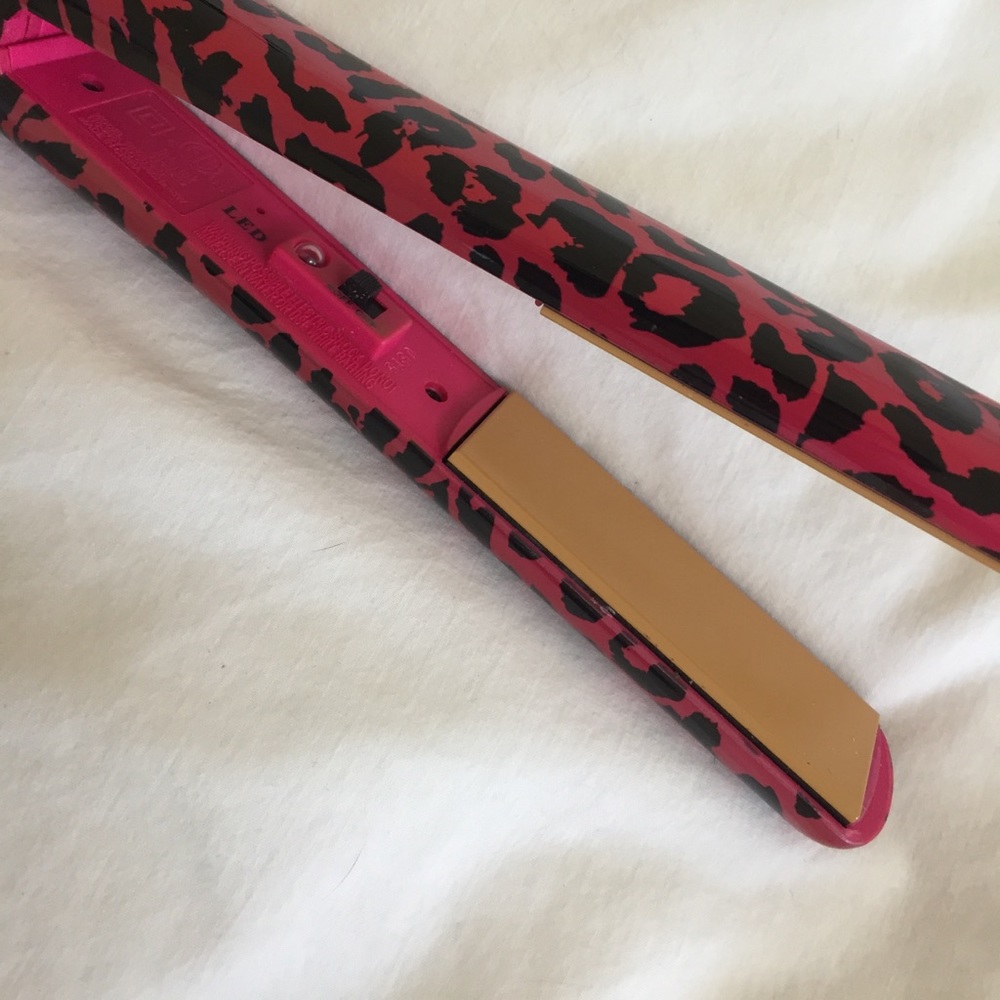 CHI flat iron straightener